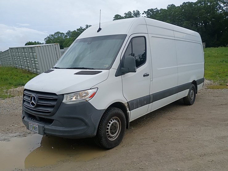 2019-mercedes-benz-sprinter-2500-image-1