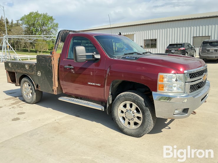 2013-chevrolet-3500hd-image-3