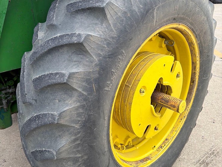 john-deere-4430-image-27