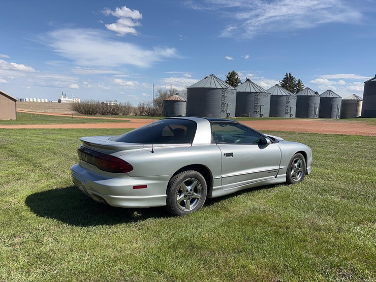 1997-pontiac-firebird-trans-am-coupe-image-5