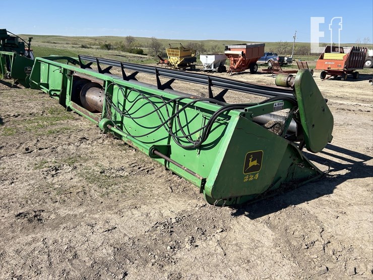 john-deere-224-image-8