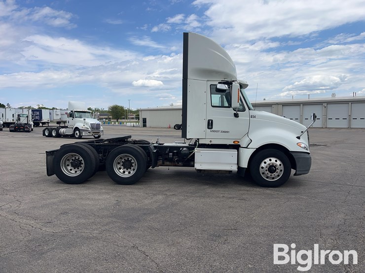 2016-international-prostar-image-4