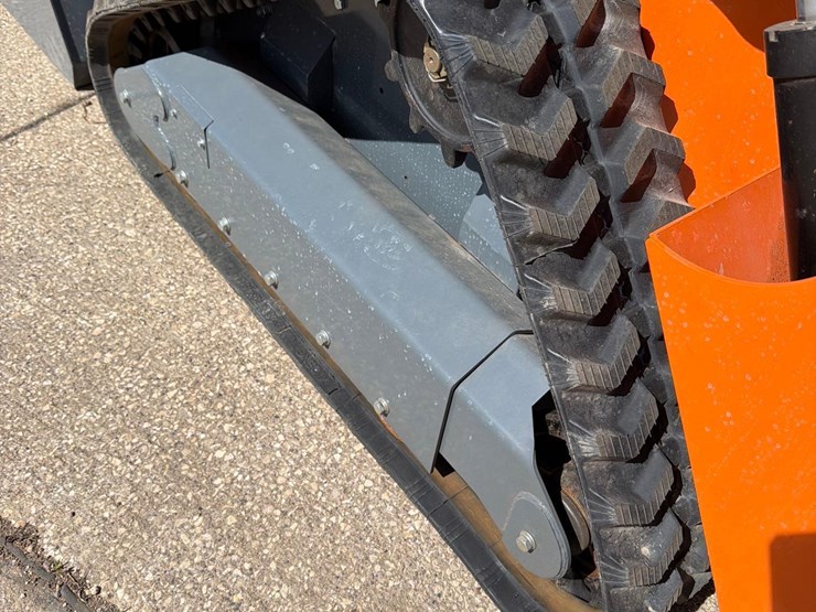 hurricane-stand-behind-skidloader-image-7