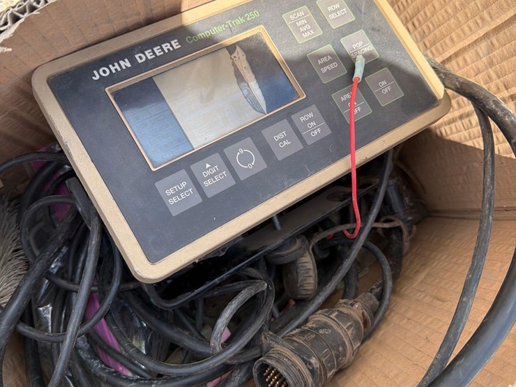 john-deere-7200-image-45