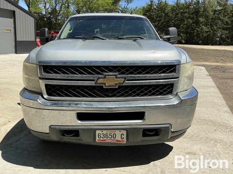 2011-chevrolet-2500-image-2