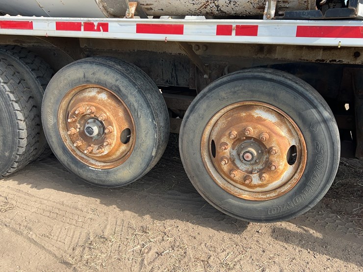1996-ford-lt9000-image-54