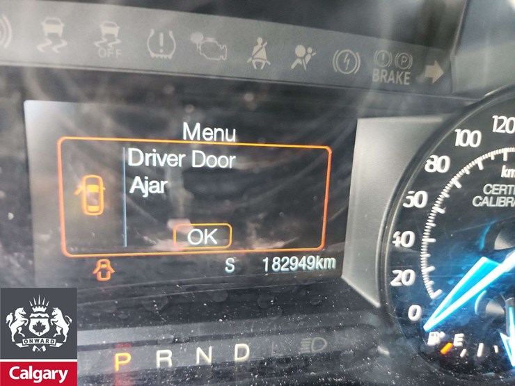 2019-ford-explorer-image-24