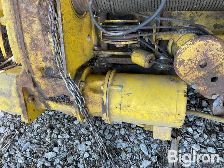 r-m-materials-handling-x2-5-18-shop-crane-image-11