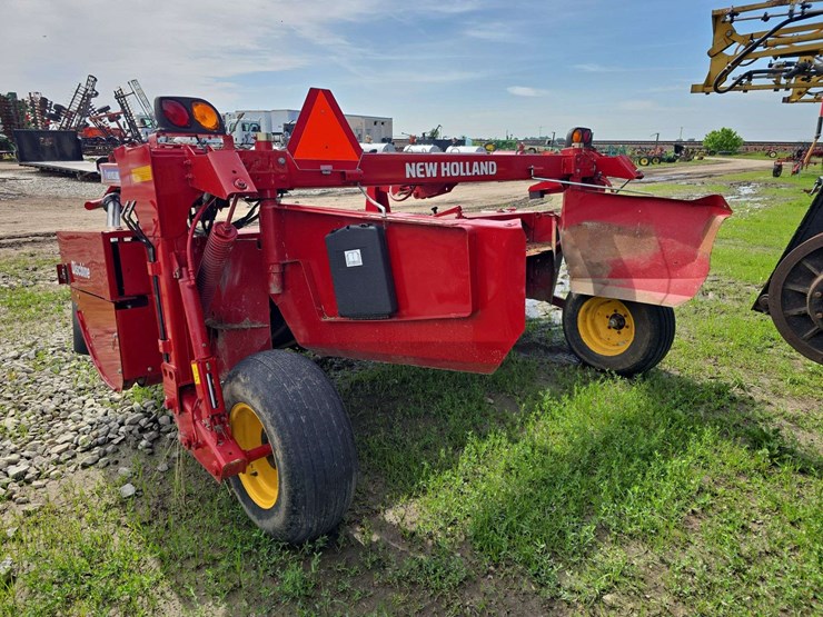 2012-new-holland-210-image-5