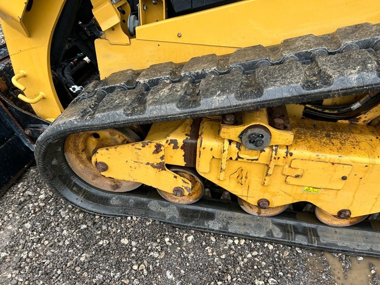 2022-caterpillar-259d3-image-18