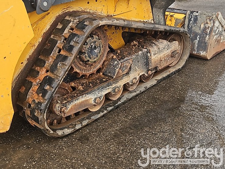 2018-deere-317g-image-15