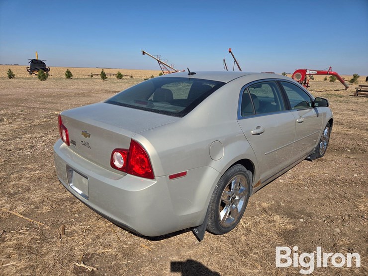 2010-chevrolet-malibu-car-image-5