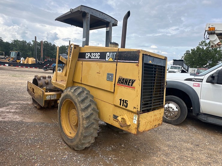 caterpillar-cp-323c-image-4
