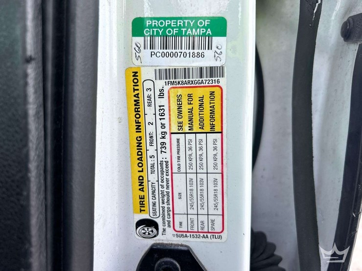 2016-ford-explorer-image-9