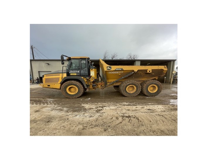 2023-deere-260e-image-1