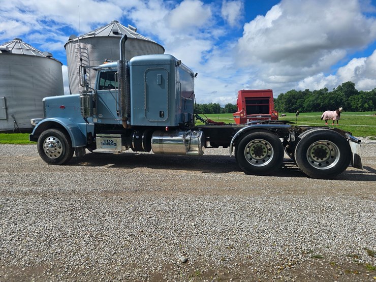 2013-peterbilt-388-image-9