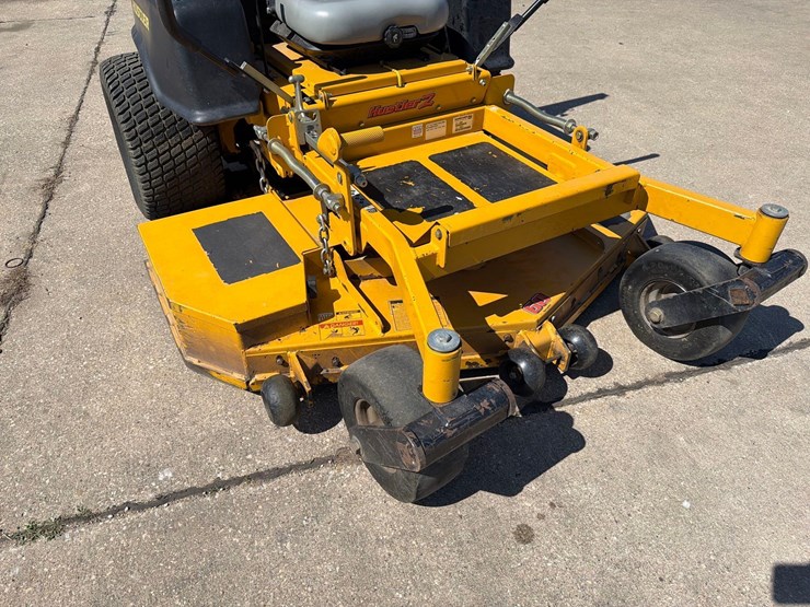 hustler-z-diesel-zero-turn-lawnmower-image-10