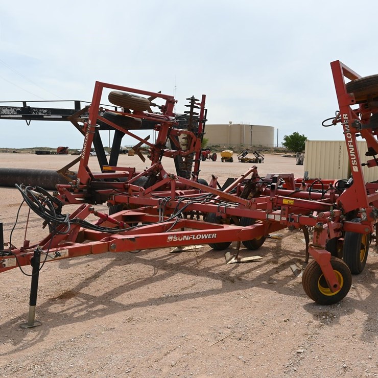 SUNFLOWER PLOW 5024