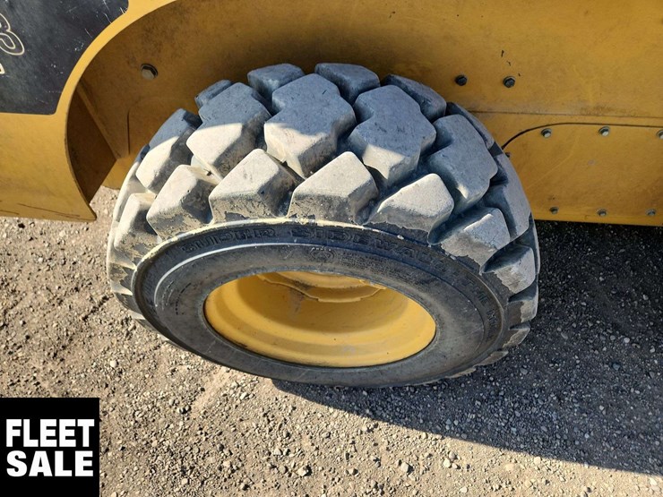 caterpillar-252b-image-22