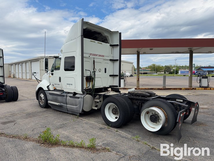 2016-international-prostar-image-7