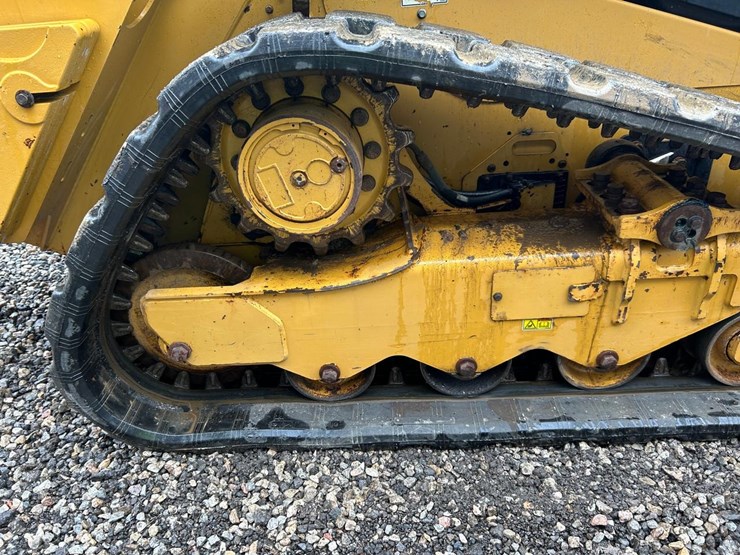 2022-caterpillar-259d3-image-13