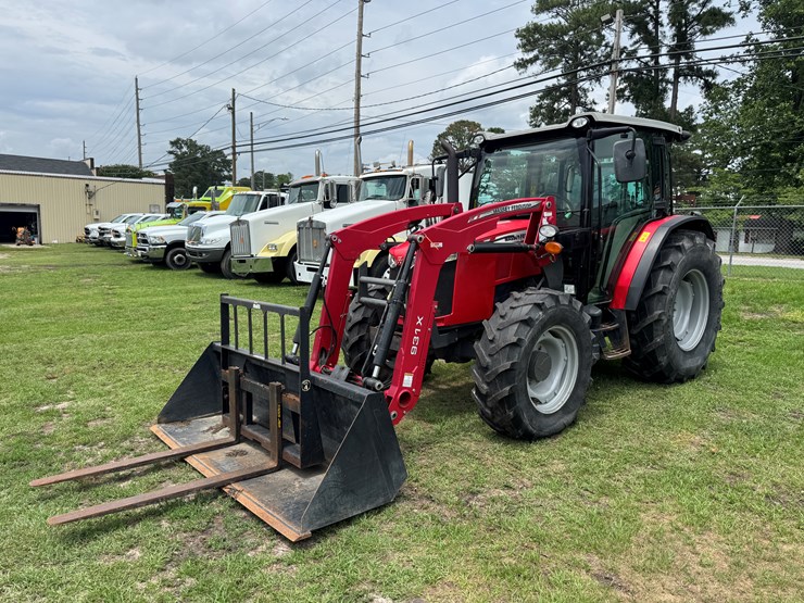 2017-massey-ferguson-4710-image-1