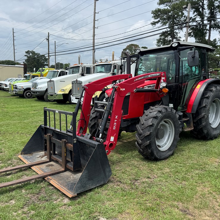 2017 MASSEY-FERGUSON 4710