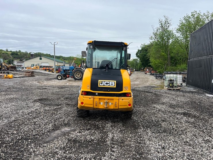 2022-jcb-407-image-5
