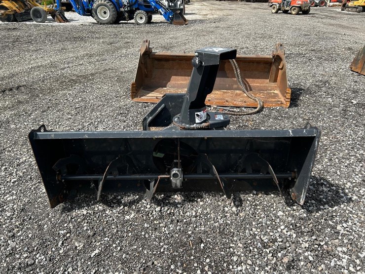 2017-bobcat-62”-fb62-utv-snowblower-image-1