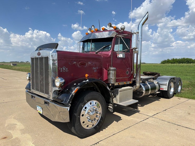 1981-peterbilt-359-image-1