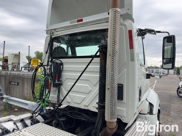 2015-international-prostar-image-20