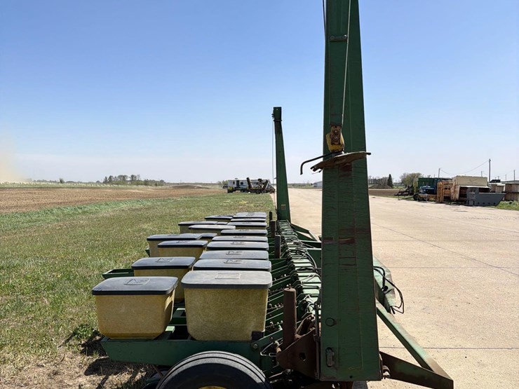 john-deere-7000-image-8