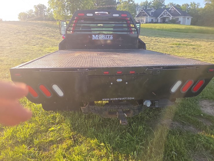 2001-chevrolet-3500-regular-cab-dually-flatbed-pickup-image-17
