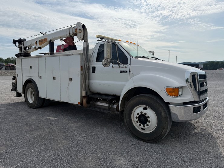 2008-ford-f750-image-2