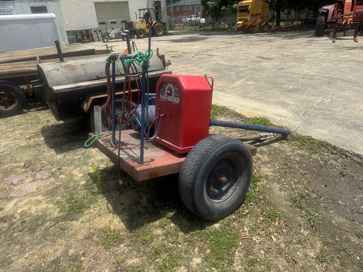 generator-and-generator-on-trailer-no-title-image-3