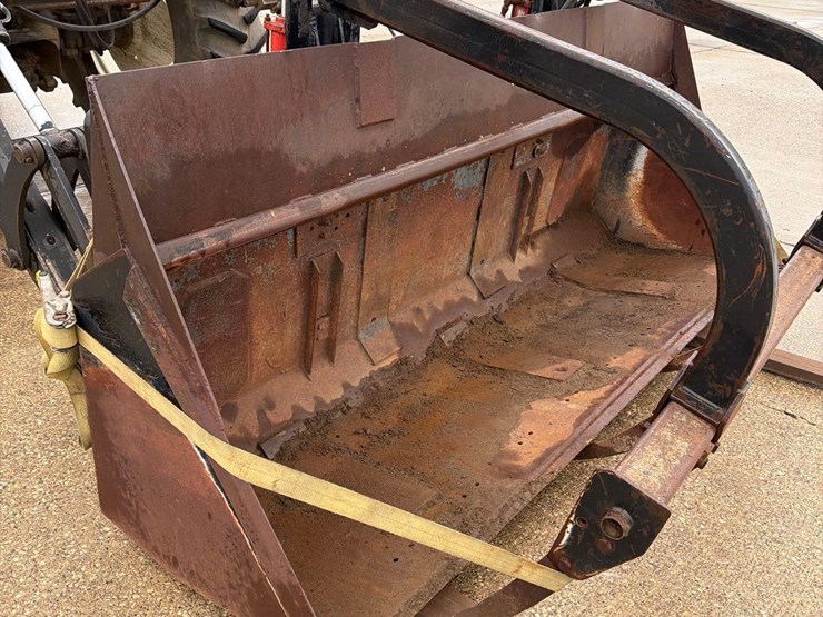 new-holland-tv140-image-18