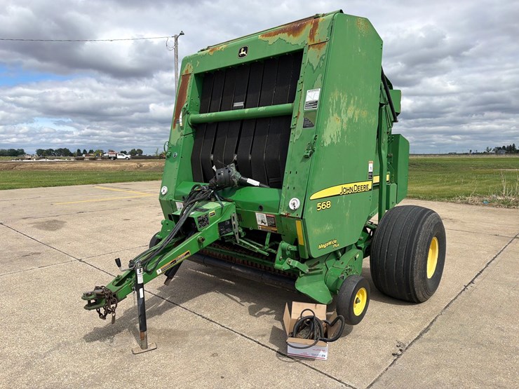 john-deere-568-image-1