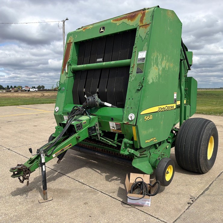JOHN DEERE 568