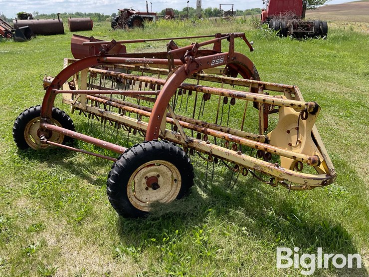 new-holland-258-image-5