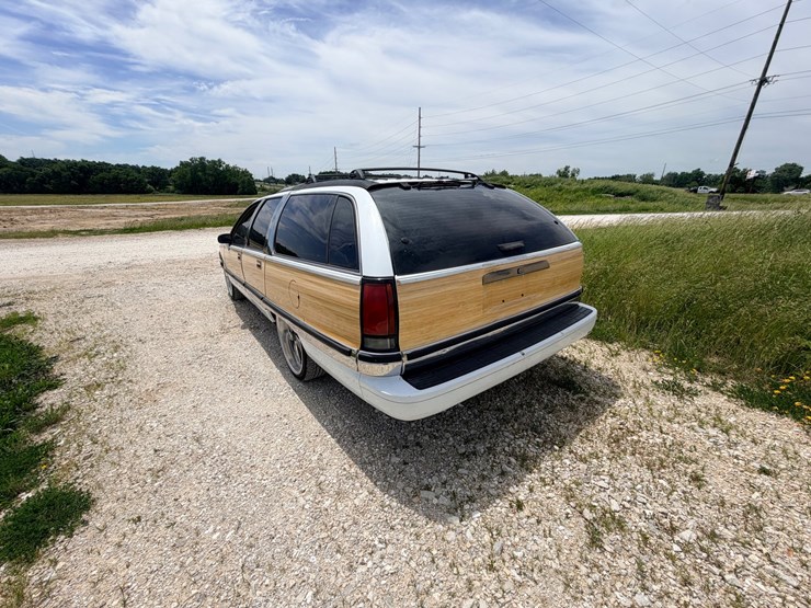#24067-•-1994-buick-roadmaster-passenger-car-image-6