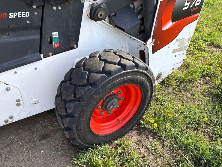 2021-bobcat-s76-image-21