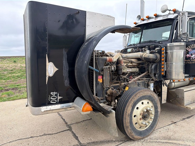 2000-peterbilt-379-image-56