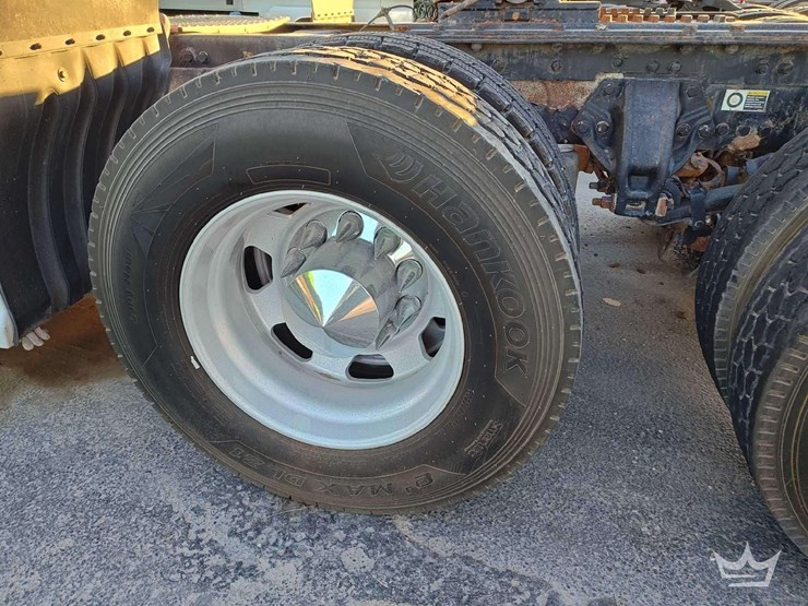 2012-kenworth-t660-image-10