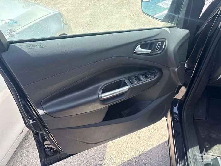 2016-ford-escape-image-12
