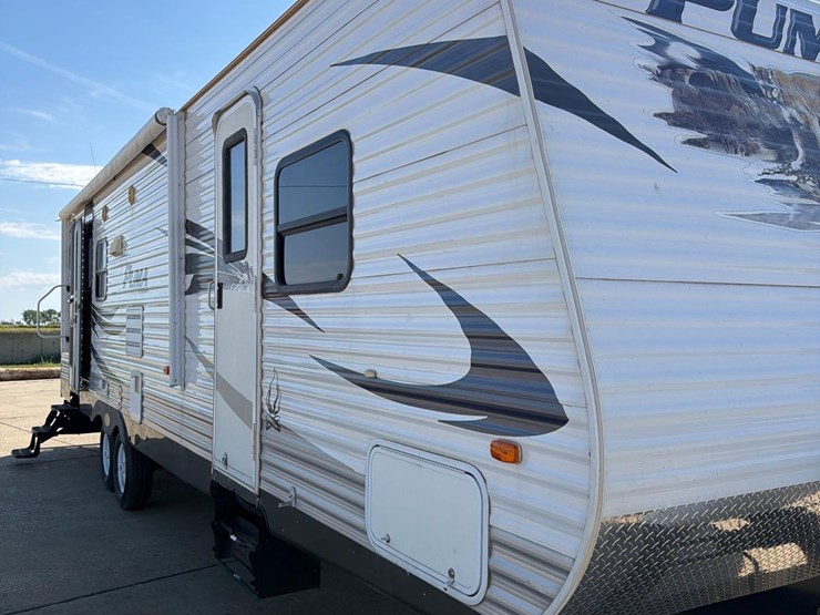 2011-puma-31ft-bumper-hitch-camper-image-19