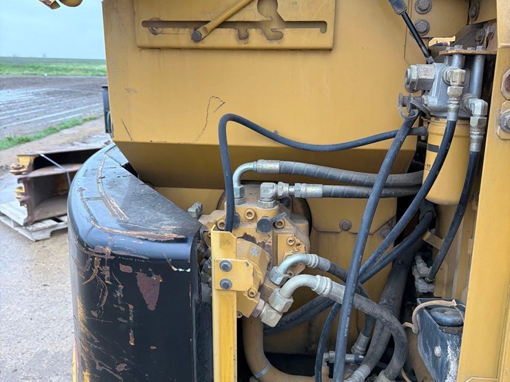 caterpillar-307c-image-41