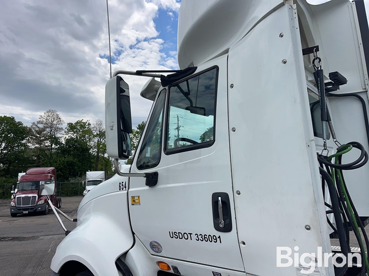 2016-international-prostar-image-15
