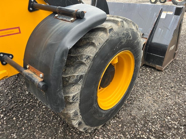 2022-jcb-407-image-18