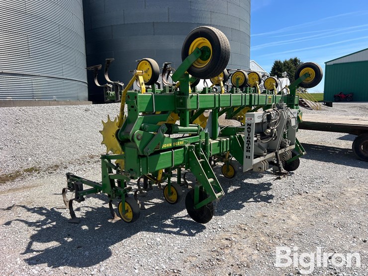 john-deere-845-image-3