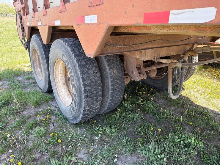 1976-bobc-30ft-live-bottom-semi-silage-trailer-image-26